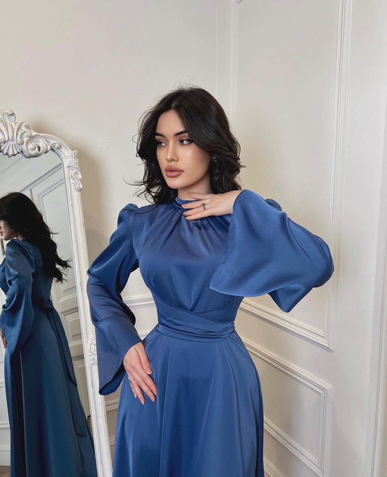 Royal Blau Satin Kleid